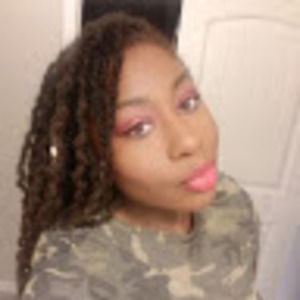 Meet your Posher, Dee